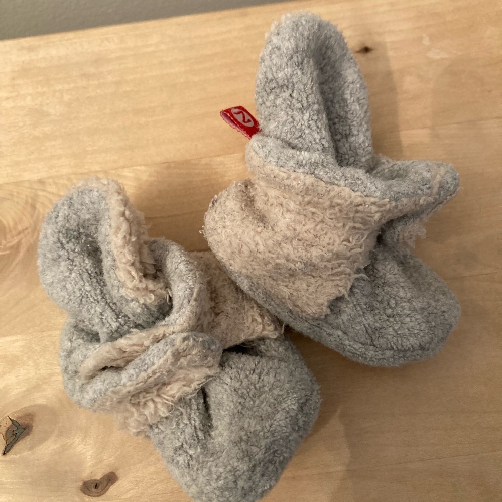 Zutano fleece newborn baby booties